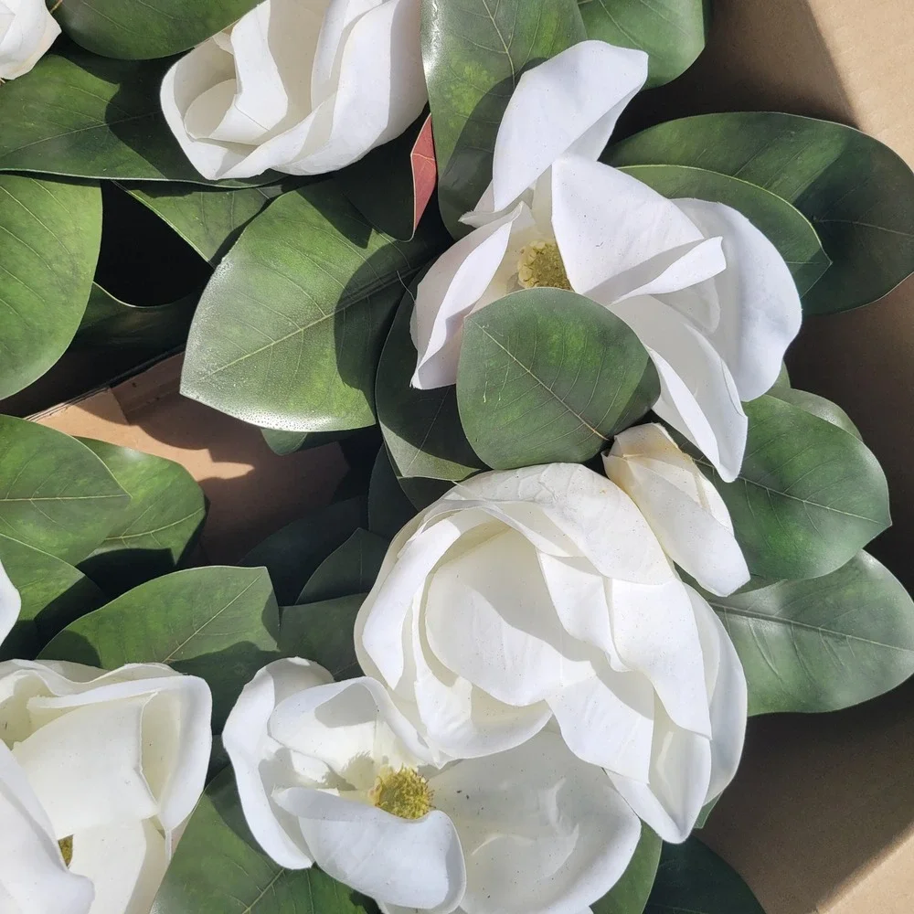 Grandin Road Magnolia Wreath 24 Inch White Floral Faux Greenery 162548